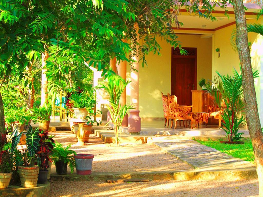 Mount View Hotel Polonnaruwa Ruang foto